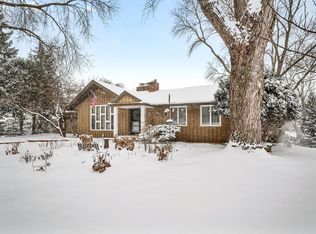 9251 Green Briar Rd, Bloomington, MN 55437