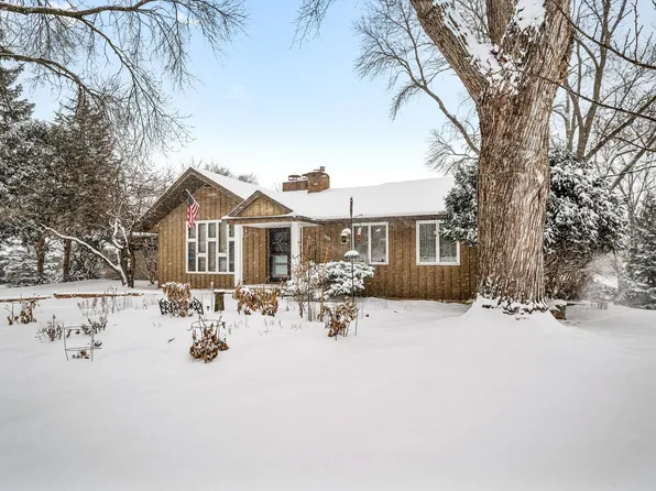9251 Green Briar Rd, Bloomington, MN 55437