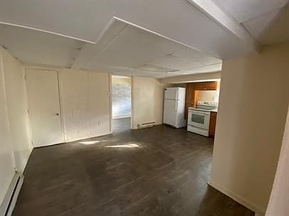 2nd image of 137 W King St