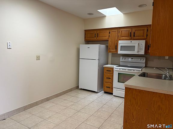 2nd image of 2059 Boston Ave