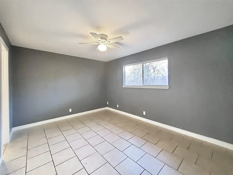 1813 Nicole Cir #B — Photo 5