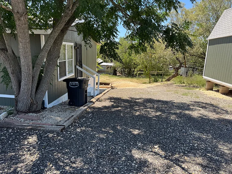 3503 Creekside Dr — Photo 4