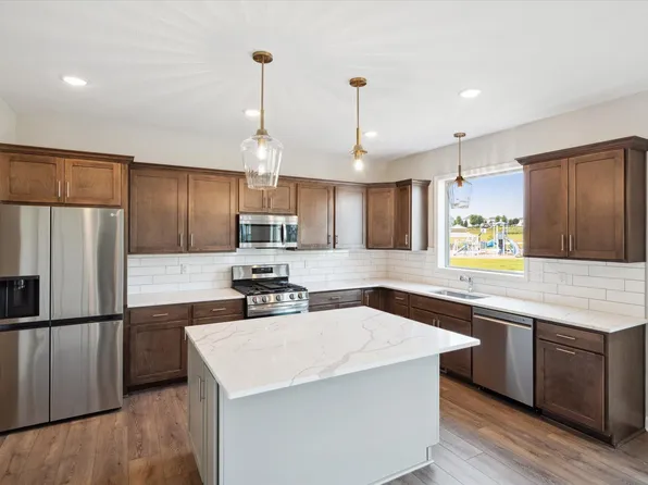 5956 Upper 179th St W, Lakeville, MN 55044