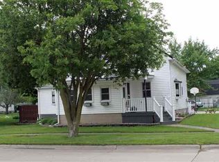 243 Elmer Ave, Readlyn, IA 50668