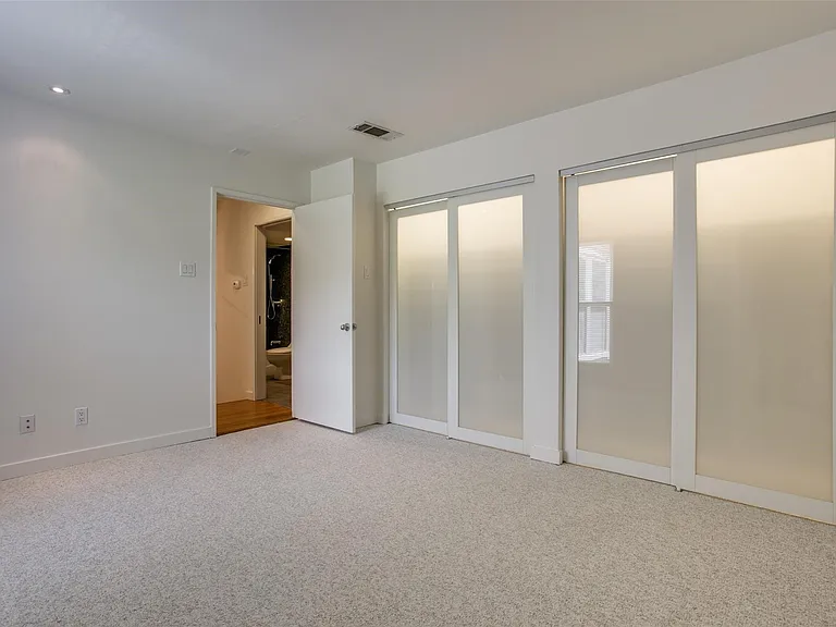 3945 Buena Vista St #C — Photo 17