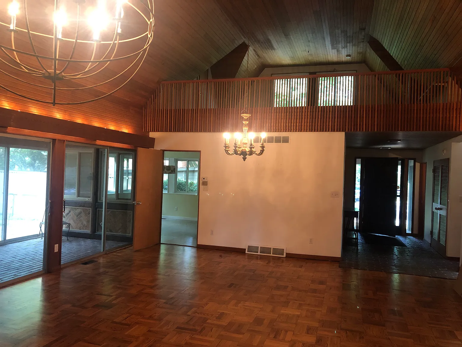 3 bed, 3.5 bath, 3922 sqft, $2,500 — Photo 3