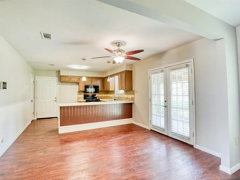 607 Rosewood Dr — Photo 12