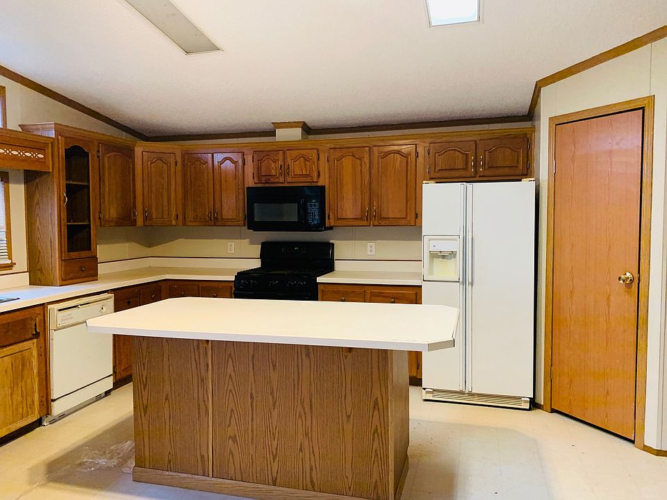 1st image of 388 Hunt Club Dr
