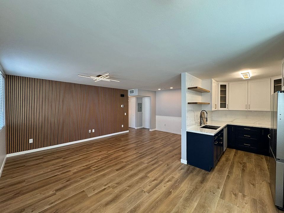 1st image of 1907 Robinson Ave Unit 101
