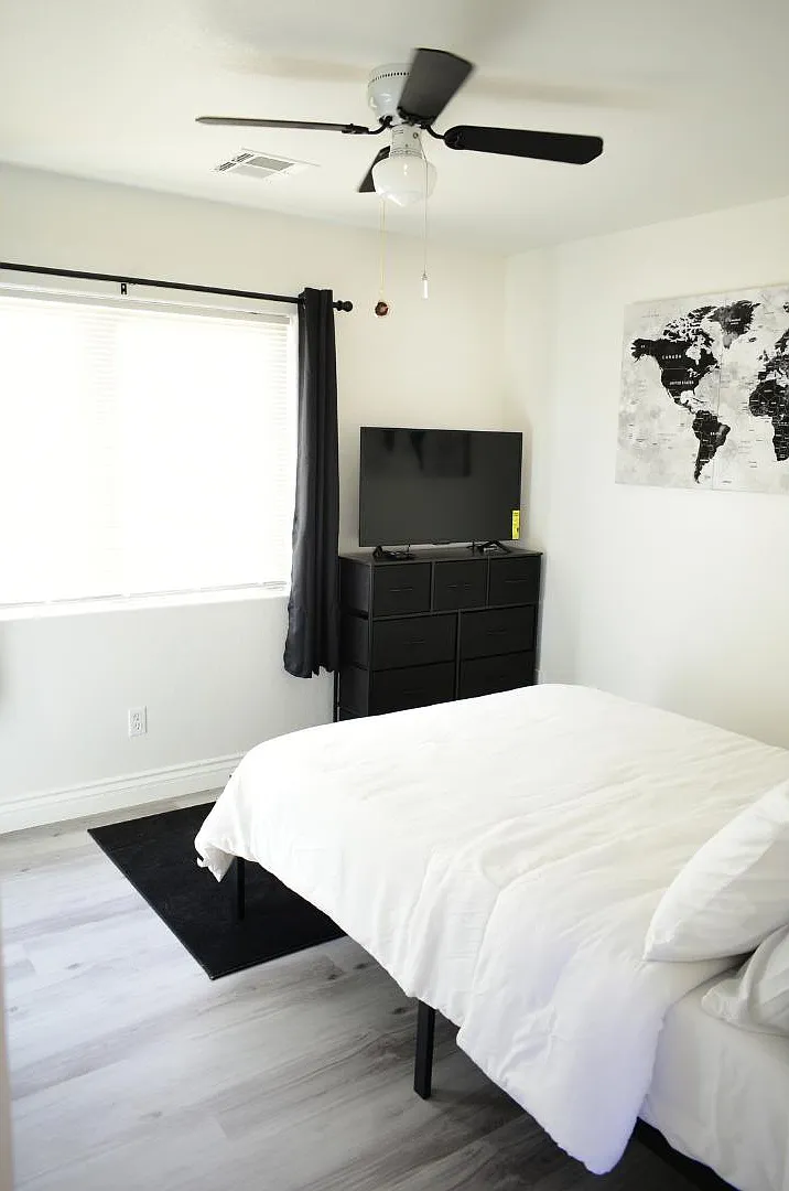 3 bed, 3.0 bath, 2100 sqft, $910 — Photo 2