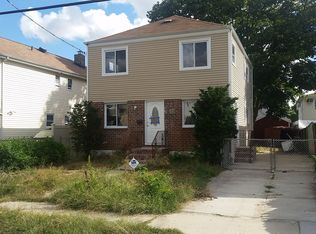 11921 201st St, Saint Albans, NY 11412