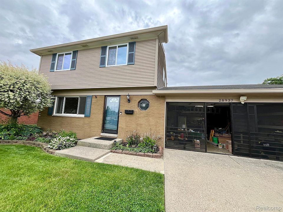 1st image of 28937 Alvin St