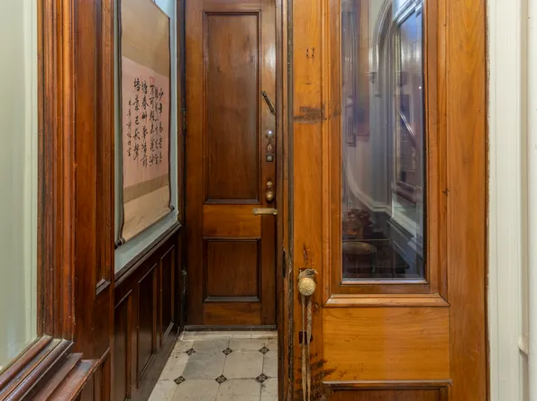 169 East 94th Street image 2 of 27