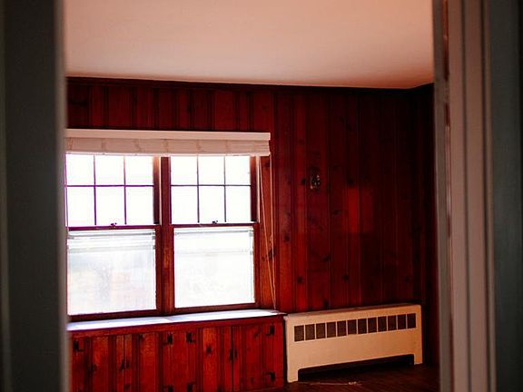 4th image of 172 Foshay Ave
