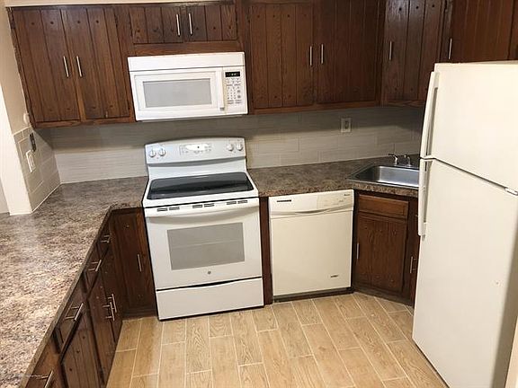 4th image of 130 Amberly Dr