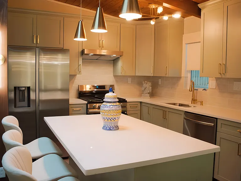 Chalet Ct — Photo 9