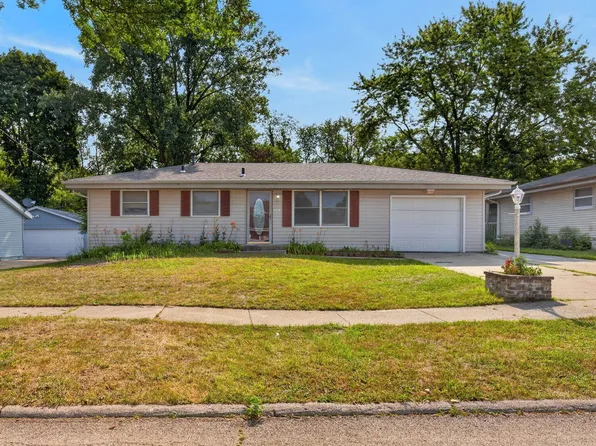 523 Chisholm Trl, Rockford, IL 61101