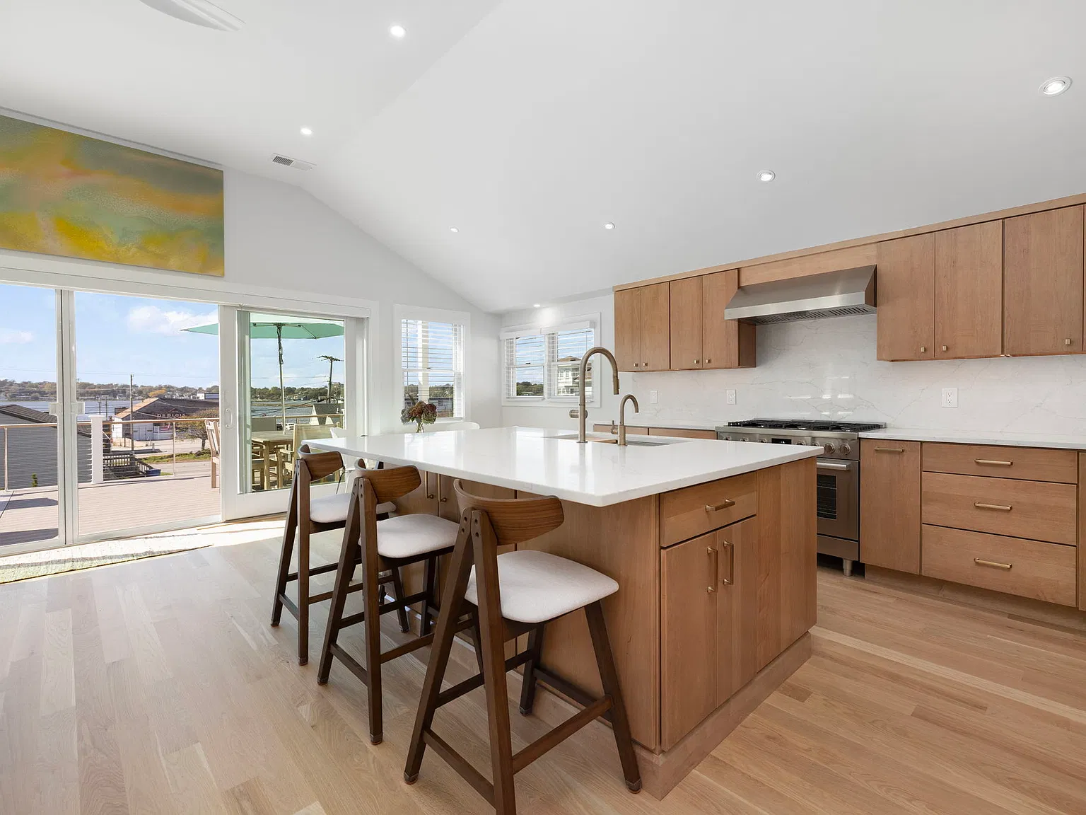 4 bed, 2200 sqft, $3,900 — Photo 1