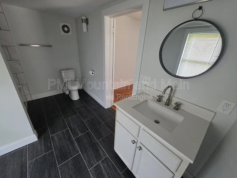 161 Logan Ave — Photo 33
