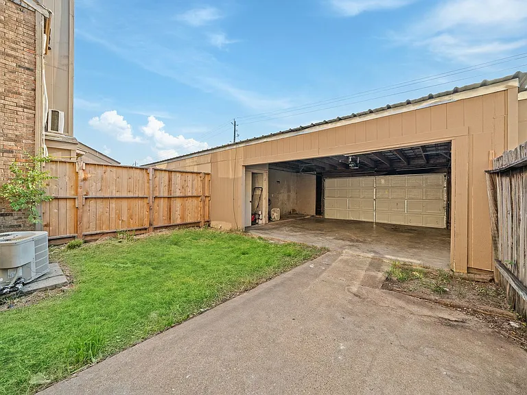 6463 Cambridge Glen Ln — Photo 23