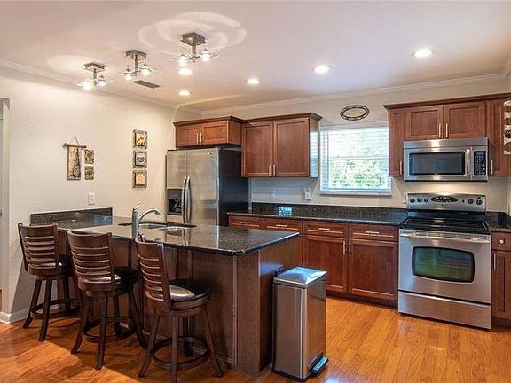 5th image of 4390 Maple St NE #A