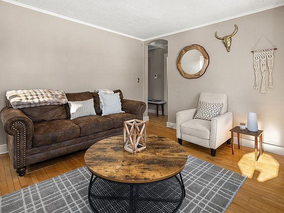 4th image of 1016 Main Street