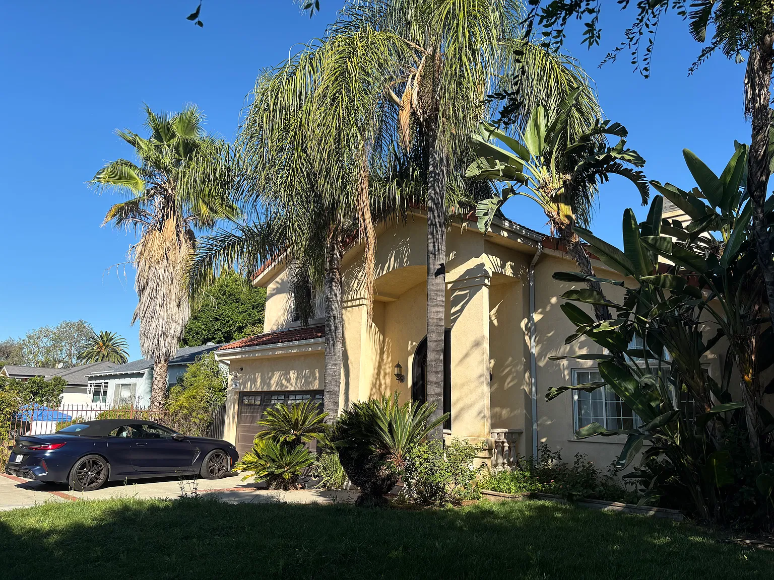 7 bed, 3946 sqft, $9,950 — Photo 2