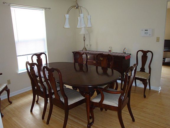 5th image of 1006 Bland St