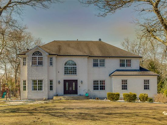 2 Orient Ave Brookhaven Ny 11719 Zillow