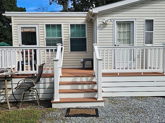 4th image of 24212 Durham St