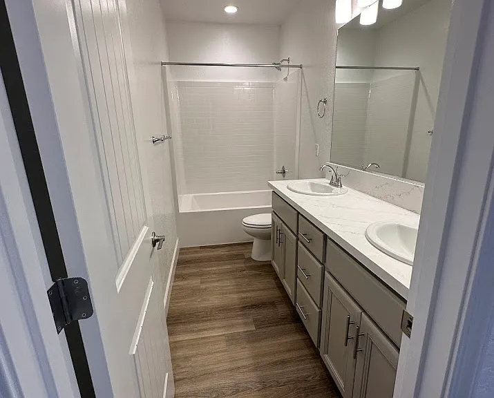 311 S Peters Rd — Photo 16