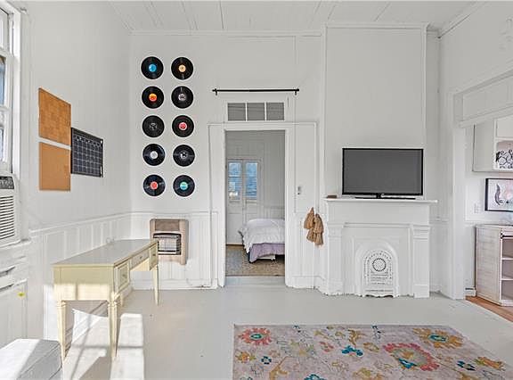 2nd image of 1033 N Derbigny St #1033