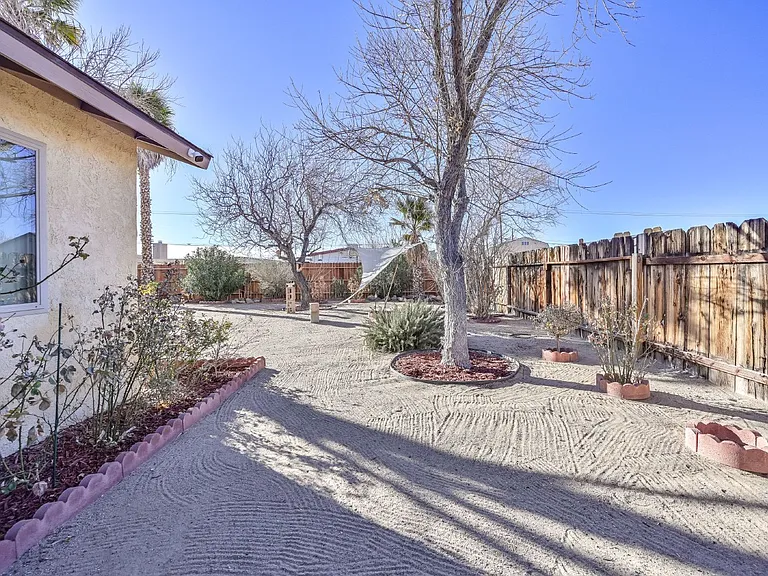 405 Fountain St — Photo 16