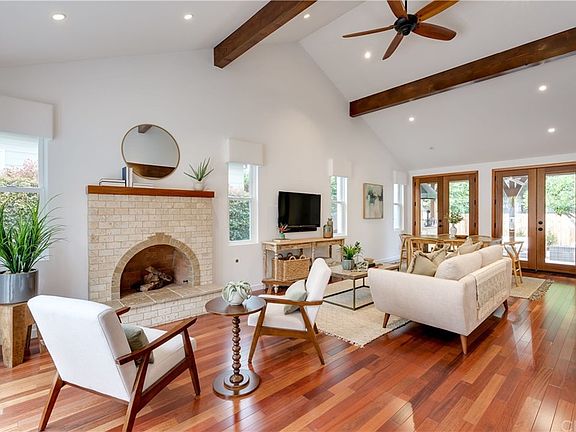 3rd image of 453 Chorro St