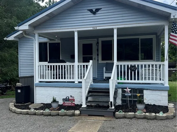 942 Gilbey Ln, New Kensington, PA 15068