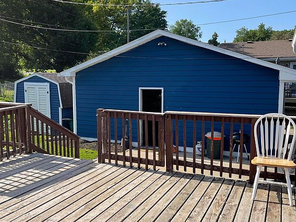 2nd image of 1009 Sherwood Ln