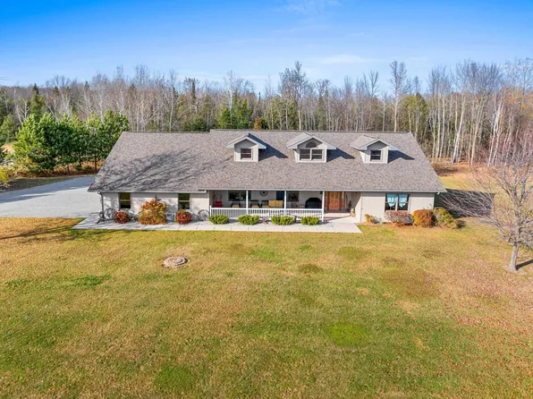 W5698 Pioneer Rd, Crivitz, WI 54114