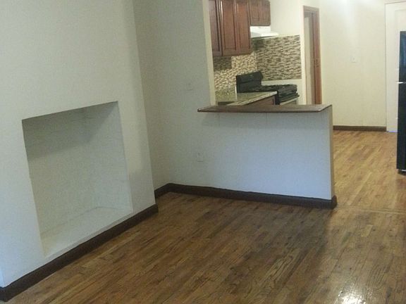 3rd image of 297 Halsey St #1