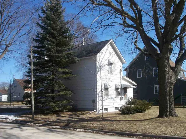 330 N 2nd St, Guttenberg, IA 52052
