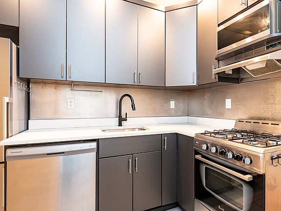 5th image of 1553 De Kalb Ave #1R