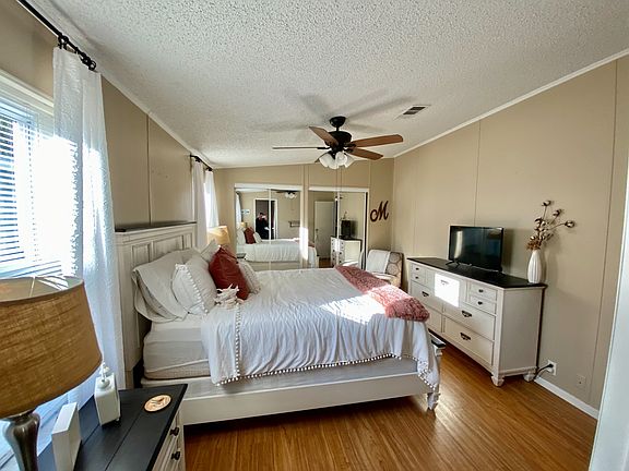 5th image of 1127 SE Oakgrove Ter