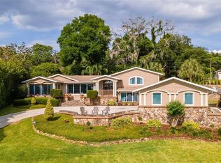 2537 E Crooked Lake Dr, Eustis, FL 32726