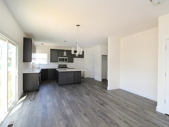 3rd image of 4349 S Bend Ct
