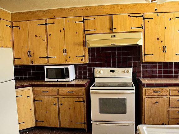 4th image of 1407 S Lea Ave