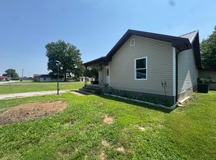 1204 W Oak St, West Frankfort, IL 62896