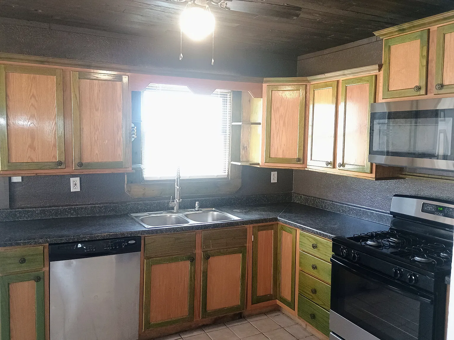 1708 Melba Ct — Photo 2