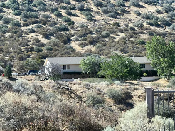 756 E Juniper Ridge Ln, Acton, CA 93510