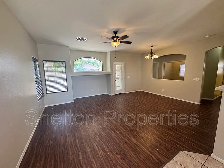 12913 W Corrine Dr — Photo 2