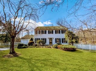 14 Pine Knoll Ct, Monsey, NY 10952