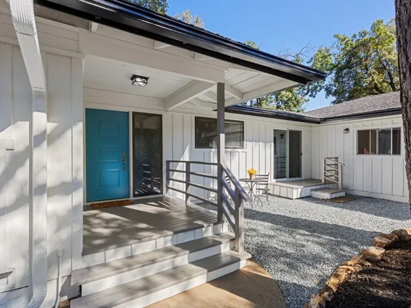 211 E View Dr, Applegate, CA 95703